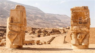 الكشف عن كسرات وأوانٍ أثرية بالآلاف فى سوهاج