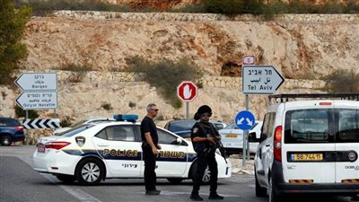 مقتل مستوطن وإصابة اثنين آخريين في هجوم خارج بؤرة استيطانية بالضفة