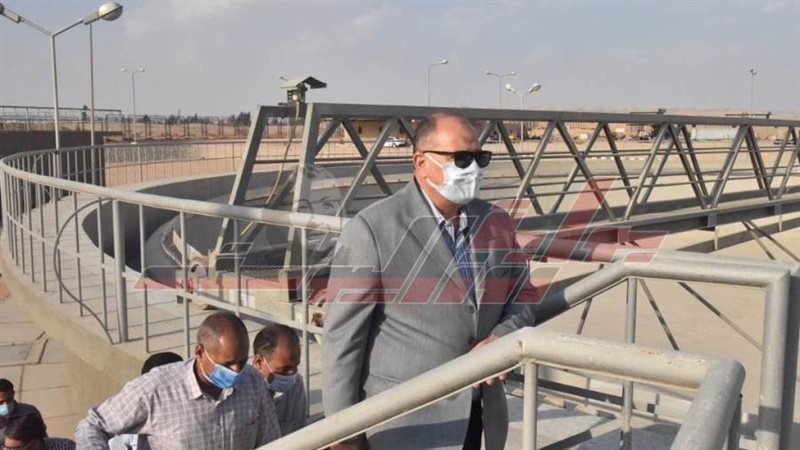 محافظ أسيوط فى أحد