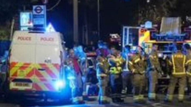 رجال الإنقاذ والإسعاف