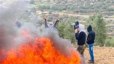 شاهد.. إصابة 70 فلسطينيًا خلال مواجهات مع قوات الاحتلال  