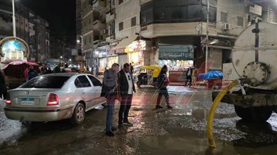 محافظ كفر الشيخ يتابع رفع مياه الأمطار بمدن وقرى المحافظة ليلًا