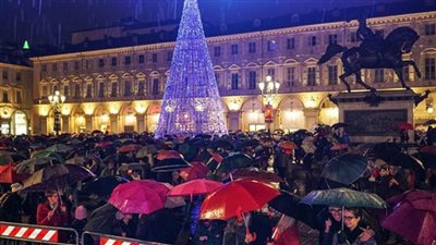 إيطاليا تدعو لتجنب التجمعات الكبيرة في احتفالات عيد الميلاد