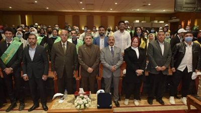 وفد كلية دار العلوم يزور قناة السويس