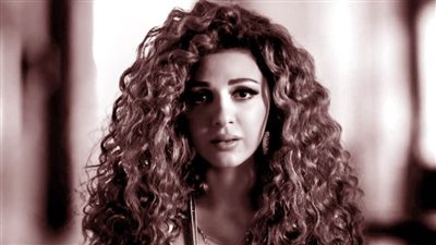 بالفيديو.. ميريام فارس تبكي على مسرح مدف بيست في السعودية