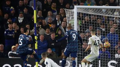 أرسنال يتفوق على ليدز ويعود للمنافسة على المربع الذهبي للبريميرليج