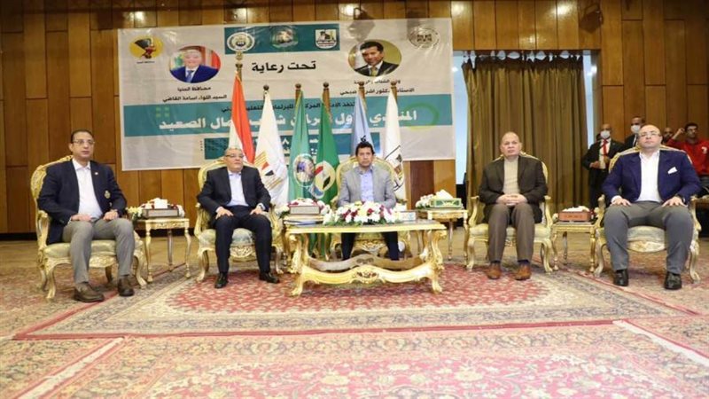 محافظ أسيوط خلال