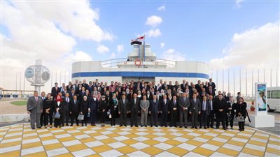 بالصور.. رئيس مجلس الدولة يترأس وفدًا رفيع المستوى لزيارة قناة السويس ومشروع الأنفاق