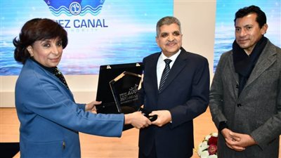 وزير الشباب والفريق أسامة ربيع يحتفيان بذوي الهمم خلال زيارتهما لقناة السويس