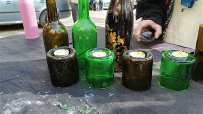 تدريب طلاب جامعة حلوان على تدوير المخلفات من الزجاج