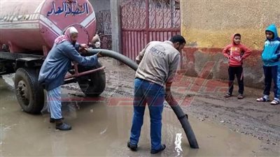 تطهير وصيانة شبكات الصرف الصحي بمدينة قلين في كفرالشيخ