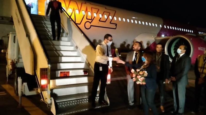 رحلة قادمة من باريس