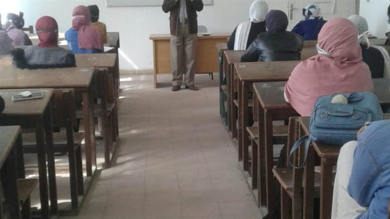 توجيه الطلاتب نحو