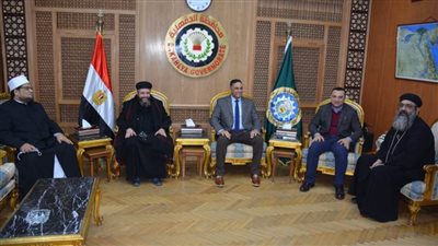 وفد كنيسة ميت غمر يهنئ محافظ الدقهلية بالعام الميلادي الجديد