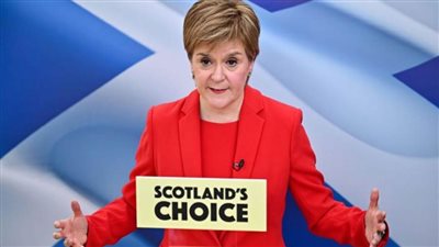 الوزيرة الأولى في اسكتلندا تعلن إجراءات أكثر صرامة لمكافحة (كوفيد-19)