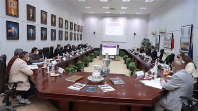 العناني يترأس اجتماع المجلس الأعلى للآثار