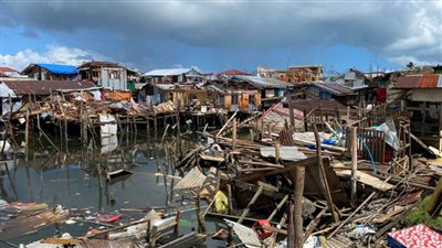 خبراء: الإعصار 