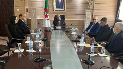 إيهاب أمين يلتقي ممثلي وزارة الرياضة الجزائرية لبحث سبل التعاون في الجمباز 