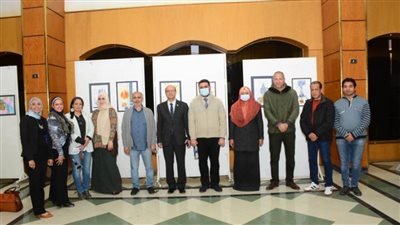  نائب رئيس جامعة أسيوط يتفقد معرض الخط العربي لأعضاء هيئة تدريس وطلاب كلية الفنون الجميلة