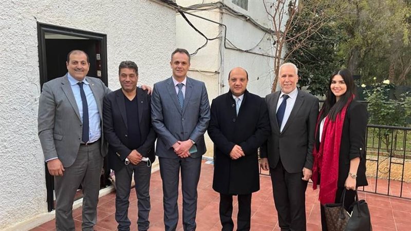 ايهاب أمين يواصل