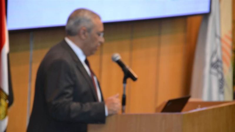 جانب من الندوة