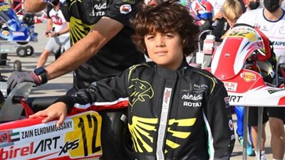 وزيرة الهجرة تهنئ الطفل 