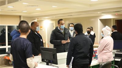 رئيس الرعاية الصحية يطمئن على الخدمة الصحية بمستشفيات الإسماعيلية في جولة مفاجئة