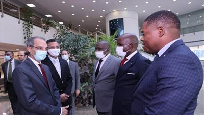 وزير الاتصالات يفتتح مركز مراقبة وتشغيل الخدمات للبريد