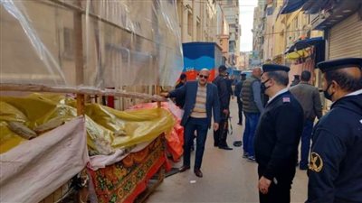 تشميع ورشتين ورفع ٧٠٣ حالات إشغال طريق في حملة بالبحيرة