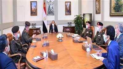 السيسي يوجه بالتدقيق في دراسات مشروع تعظيم القيمة المضافة للمعادن المستخلصة من الرمال السوداء