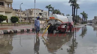 كسح مياه الأمطار من مصيف بلطيم في كفر الشيخ