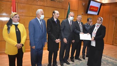 تكريم المتميزين بختام الدورة التدريبية لمسئولى وحدات حقوق الإنسان بالقليوبية 