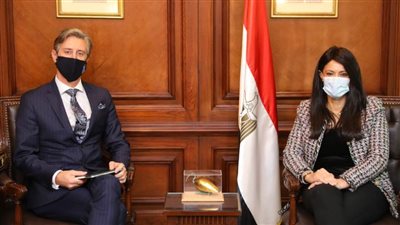 وزيرة التعاون الدولي تبحث مع الممثل المقيم لبرنامج الأمم المتحدة الإنمائي محفظة التعاون الإنمائي المشتركة