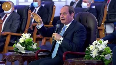 الرئيس السيسي يتفقد مجمع إنتاج البنزين بأسيوط