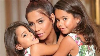 باللوك الجديد.. شيرين وبناتها في أول حوار مع إسعاد يونس ليلة رأس السنة