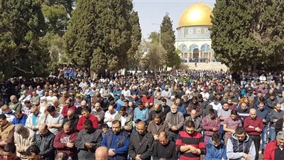 45 ألف مصل يؤدون صلاة الجمعة في المسجد الأقصى