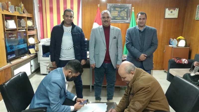 جانب من توقيع البروتوكول