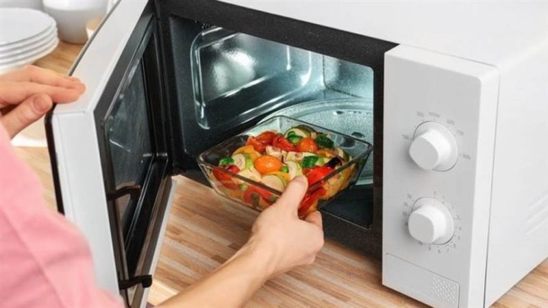 تسخين الطعام في أفران