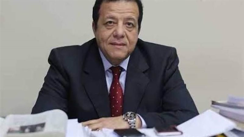 عاطف عبد اللطيف رئيس