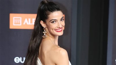 تارا عماد في بلدها الثاني مونتينجرو وتنشر صورا من طفولتها