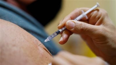 الصحة الفرنسية توصي بجرعة تنشيطية من لقاحات كورونا بعد 3 شهور 