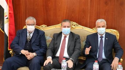 وزير التنمية المحلية الأسبق ومحافظ المنوفية في احتفالات جامعة المنوفية الـ45