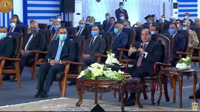 الرئيس السيسي: الدولة المصرية تساند وتقف بجانب أي إنسان جاد وناجح في العمل