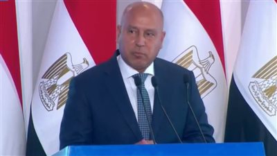 كامل الوزير يستعرض خطة تطوير أسطول الوحدات المتحركة بالسكة الحديد 