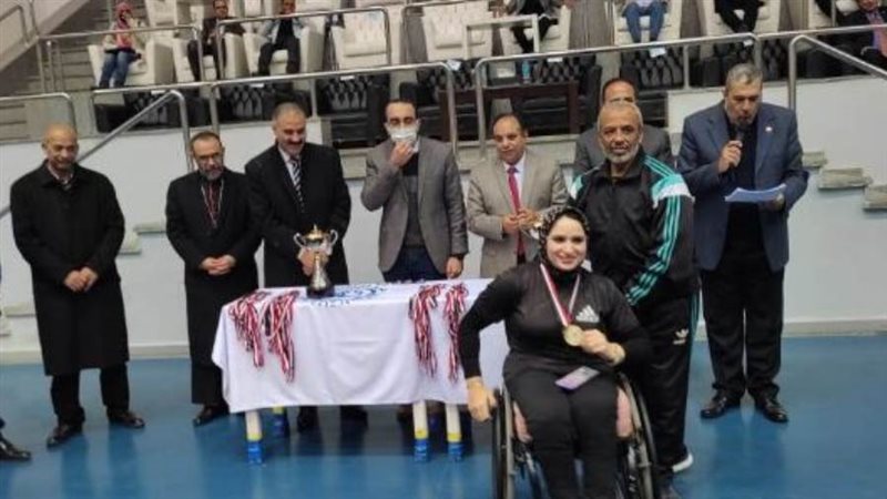 البطلة مني أحمد