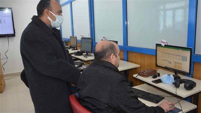 نائب محافظ المنيا يتابع دورات التحول الرقمي للعاملين بالجهات الحكومية
