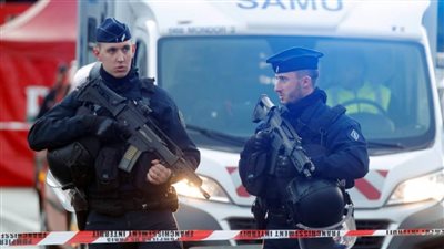 باريس تعتقل سوريا-فرنسيا على خلفية تزويد دمشق مكونات أسلحة كيميائية