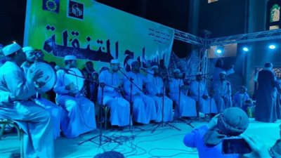 إنشاد ديني وعروض مسرح عرائس بقرية الخوى بأسوان