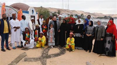 الرئيس السيسي يزور أهالي قرية غرب سهيل بأسوان ضمن مبادرة 