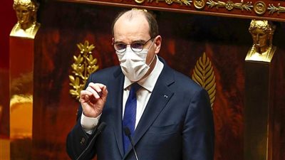 رئيس الوزراء الفرنسي يعلن مجموعة من الإجراءات الصحية لمواجهة موجة كوفيد القوية 